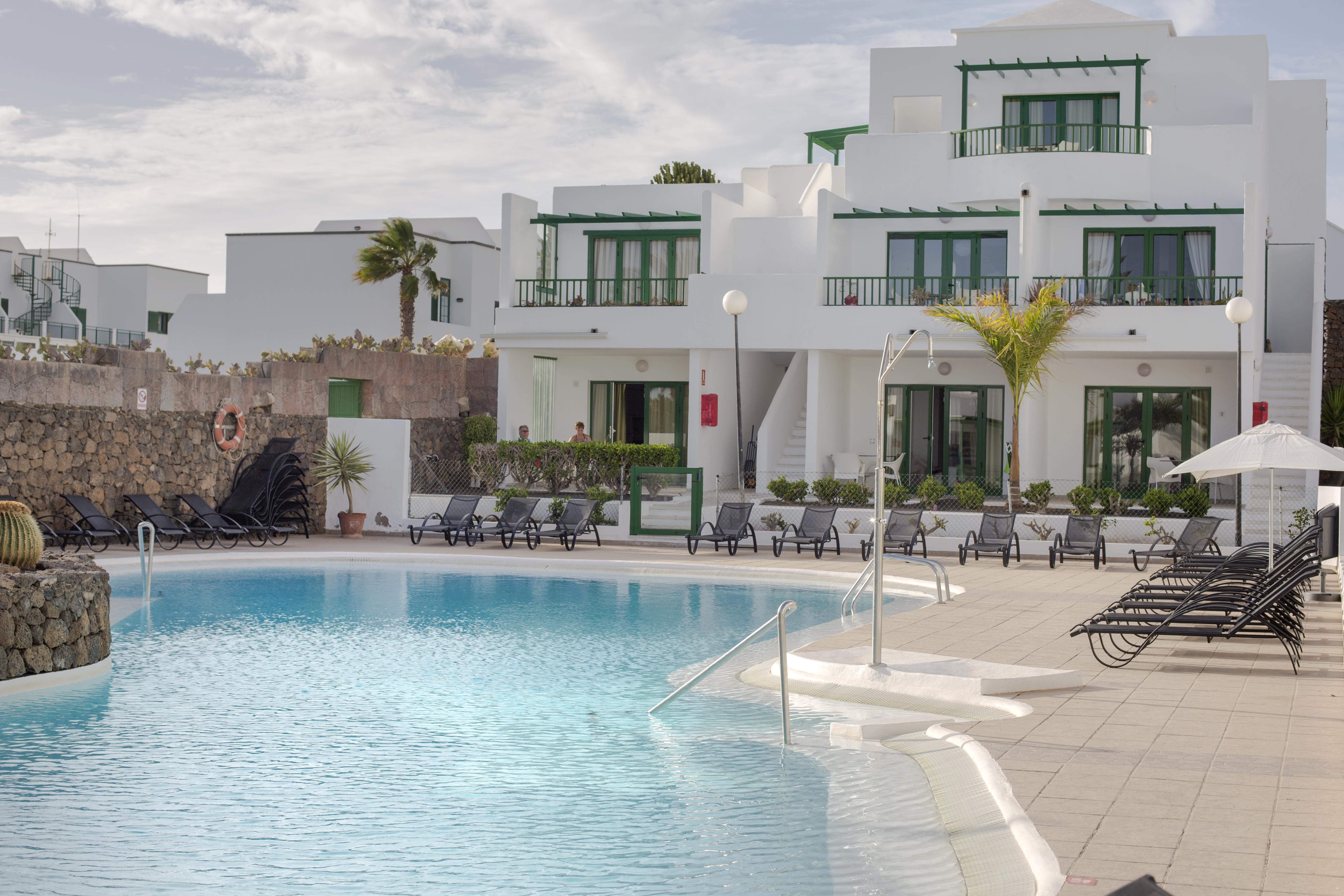 Apartamentos El Guarapo Costa Teguise Bagian luar foto