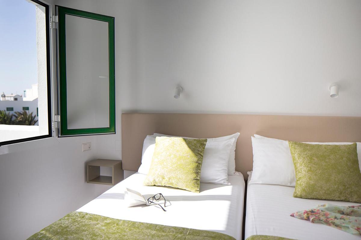 Apartamentos El Guarapo Costa Teguise Bagian luar foto