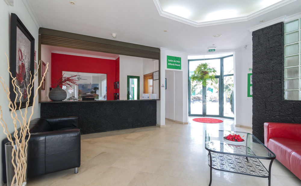 Apartamentos El Guarapo Costa Teguise Bagian luar foto