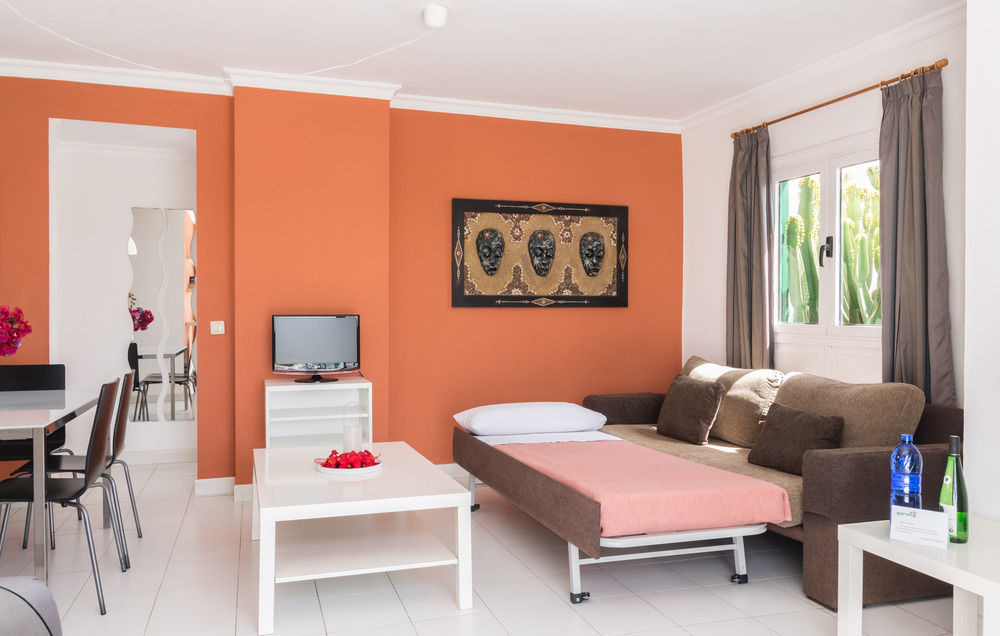 Apartamentos El Guarapo Costa Teguise Bagian luar foto