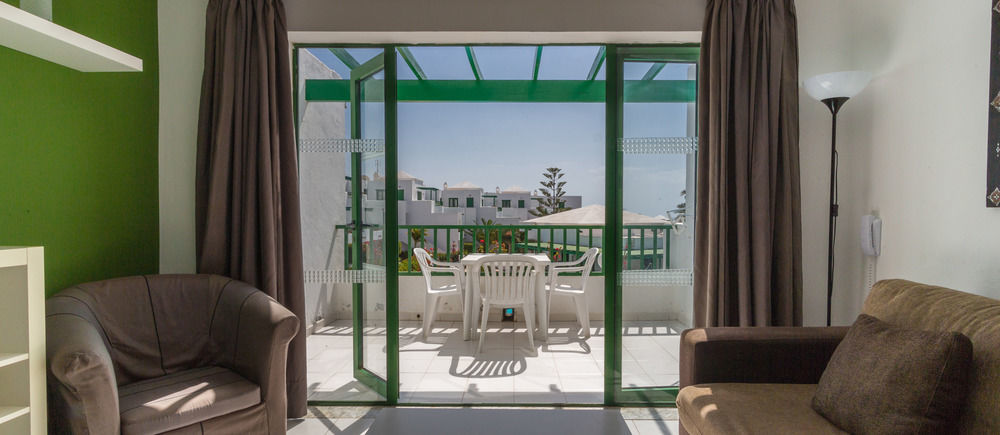 Apartamentos El Guarapo Costa Teguise Bagian luar foto