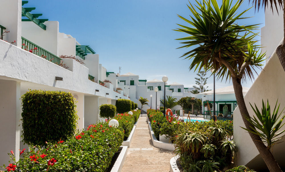 Apartamentos El Guarapo Costa Teguise Bagian luar foto