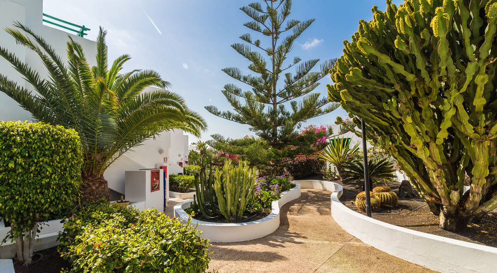 Apartamentos El Guarapo Costa Teguise Bagian luar foto